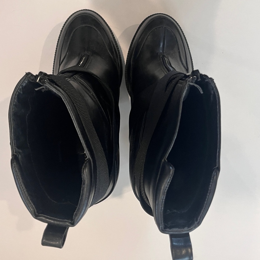 Amazon Essentials Black Heeled Boots - Picture 4 of 7